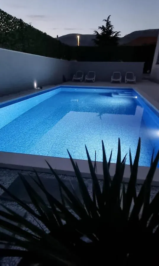 Apartments Elite Trogir 0*,  Croatie